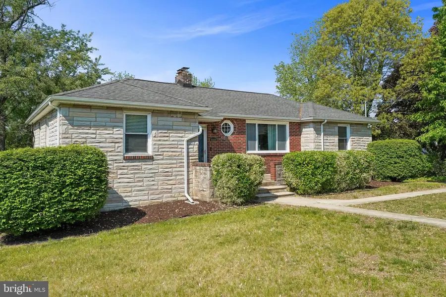 6010 Hunt Club Rd, Elkridge, MD 21075 - #2