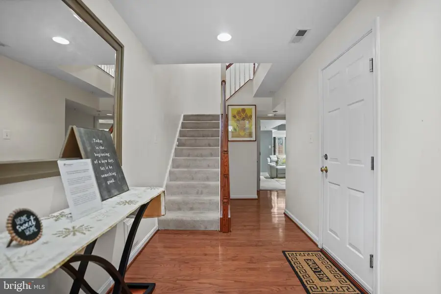 8913 Lee Manor Dr, Ellicott City, MD 21043 - #2