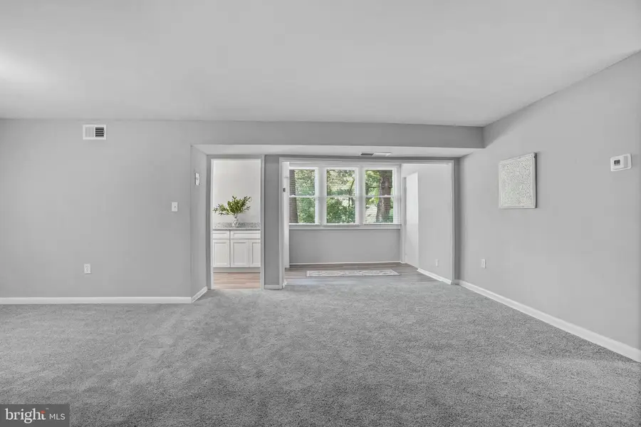 9647 Whiteacre Rd #a4, Columbia, MD 21045 - #3