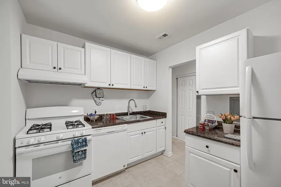 6037 Majors Ln #5d-17, Columbia, MD 21045 - #3