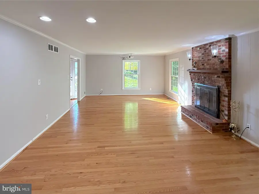 9006 Sidehill Rd, Ellicott City, MD 21042 - #3