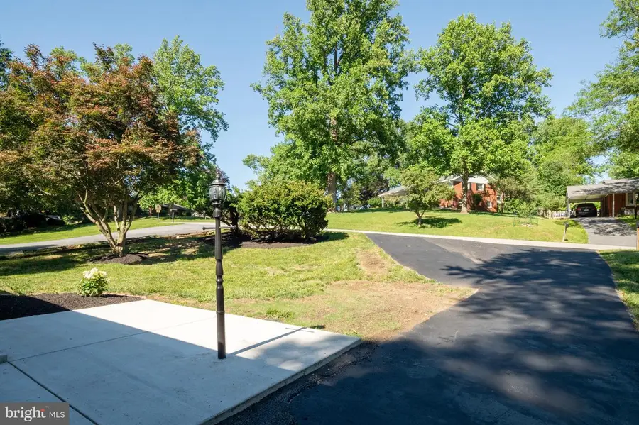 6702 Allview Dr, Columbia, MD 21046 - #2
