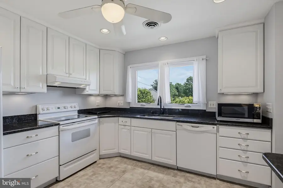 2901 Chestnut Hill Dr, Ellicott City, MD 21043 - #3