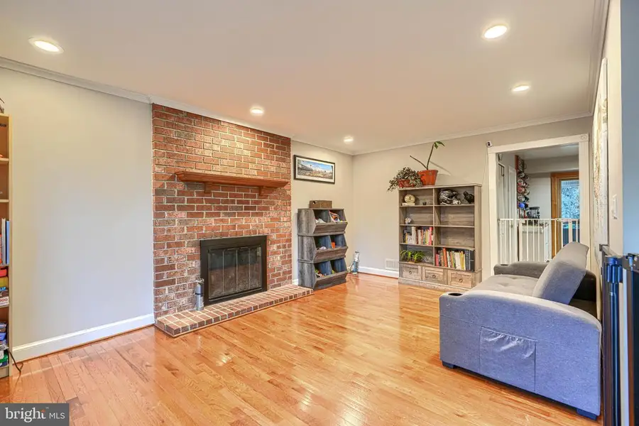 10048 Century Dr, Ellicott City, MD 21042 - #3