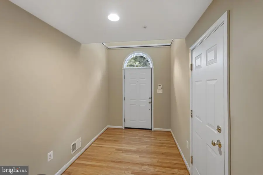 8866 Montjoy Pl, Ellicott City, MD 21043 - #3
