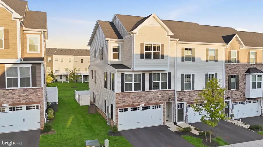 8115 Primrose Ln, Laurel, MD 20723 - #2