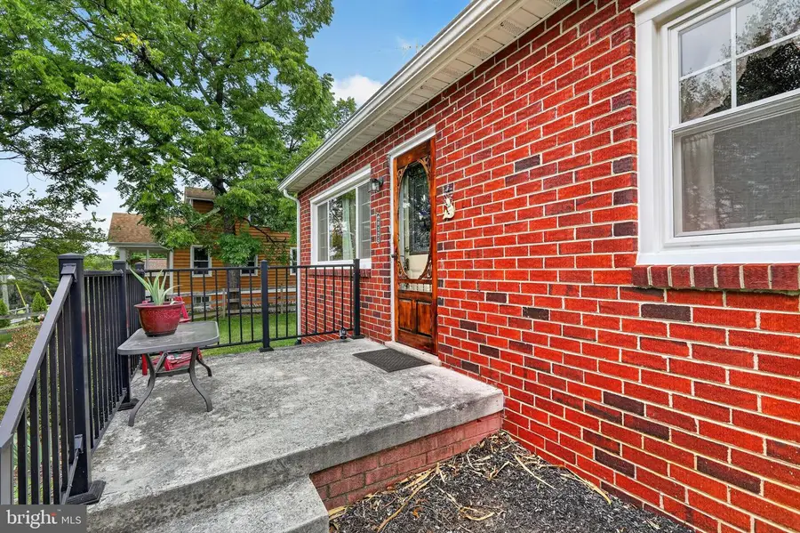 9121 Old Scaggsville Rd, Laurel, MD 20723 - #3