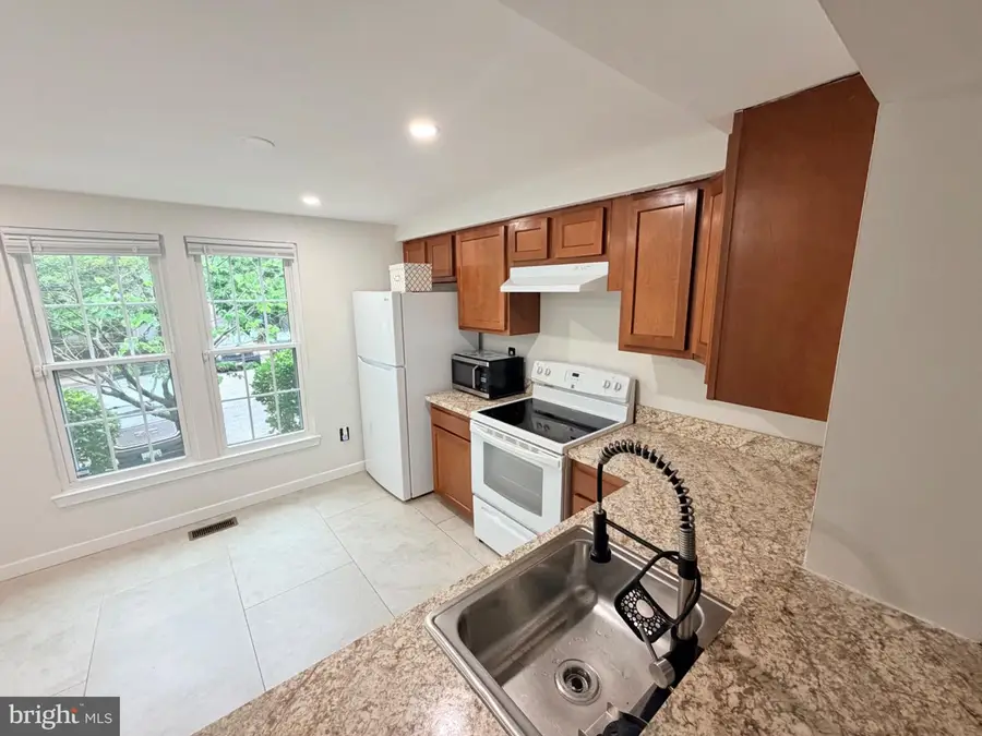 5717 Rowanberry Dr #302, Elkridge, MD 21075 - #3