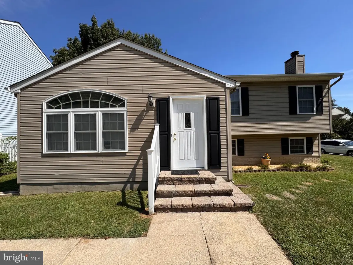 6129 Ducketts Ln, Elkridge, MD 21075 - #1
