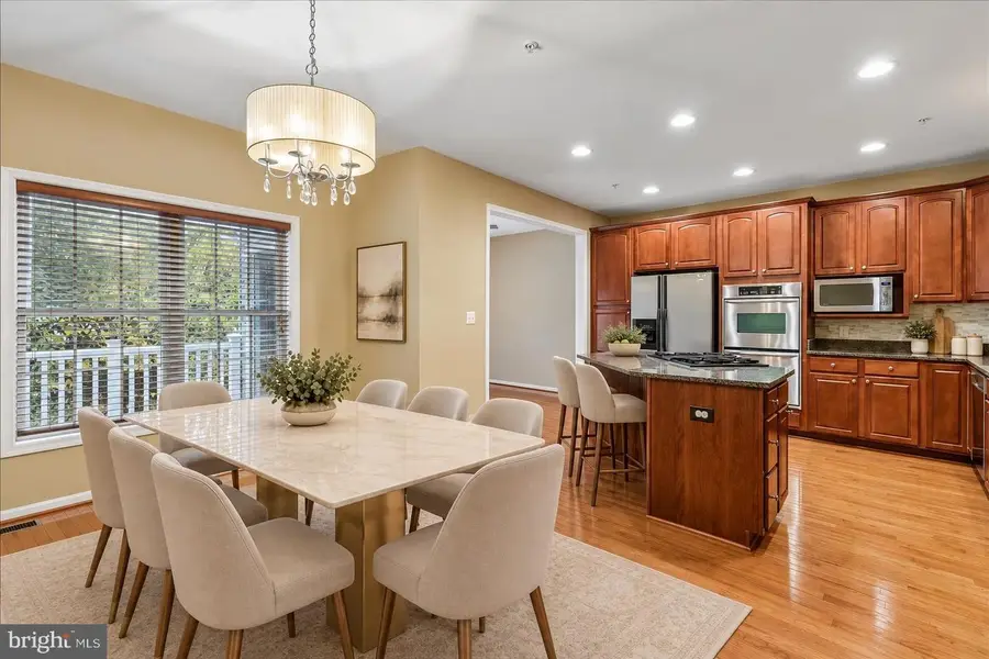 8905 Lee Manor Dr, Ellicott City, MD 21043 - #3