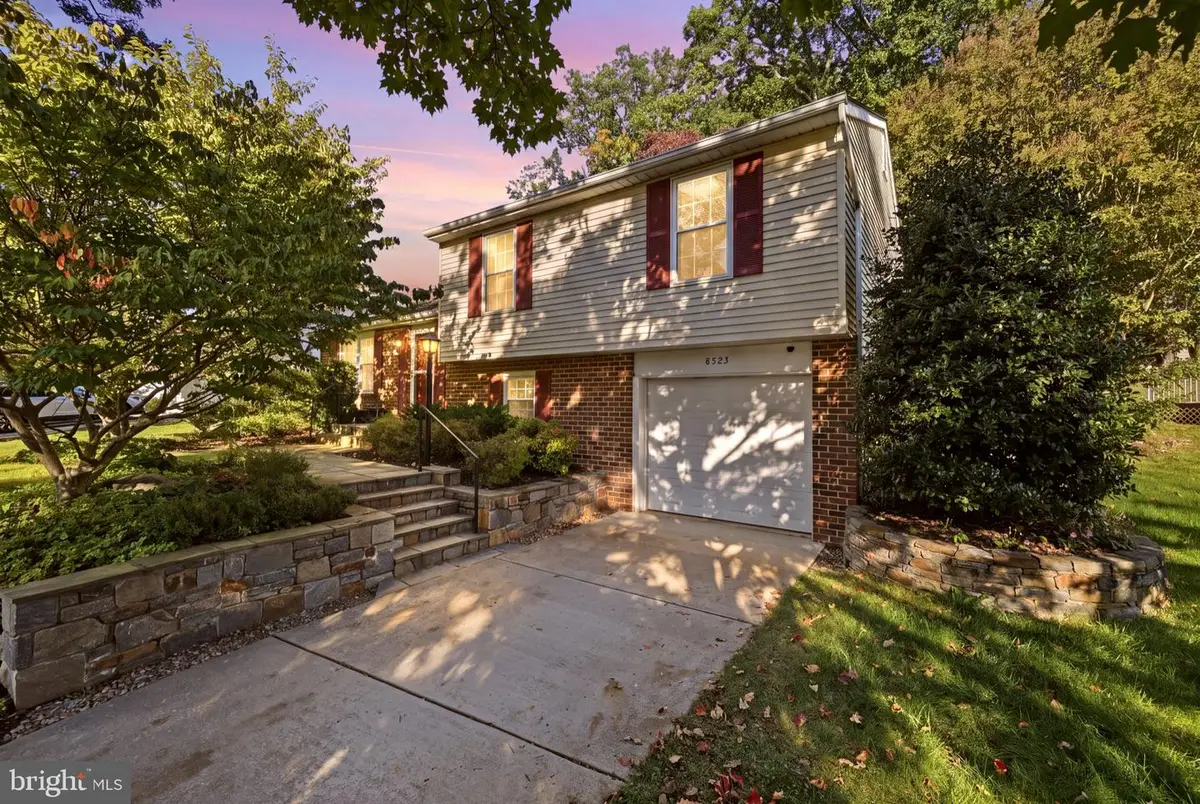 8523 Hayshed Ln, Columbia, MD 21045 - #1