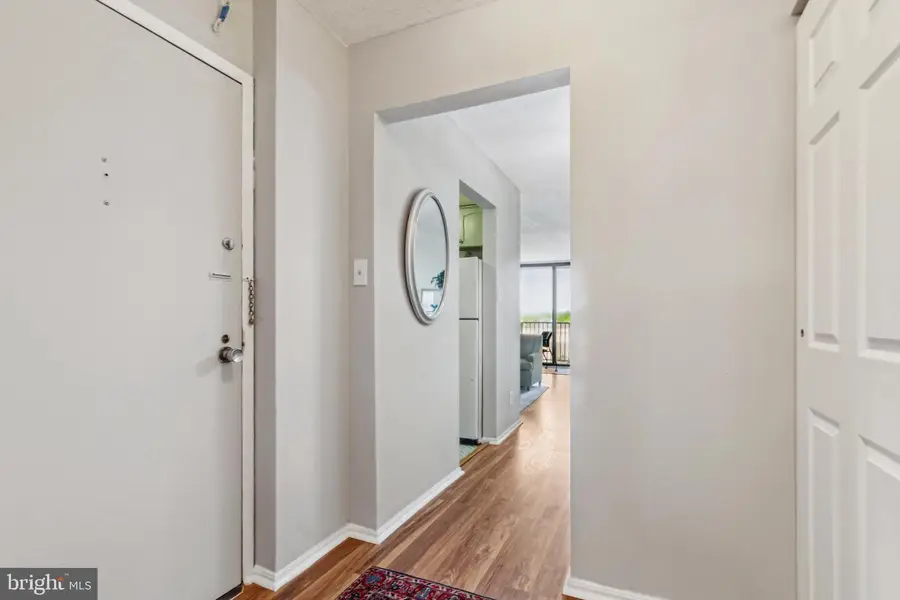 4 Monroe St #4-511, Rockville, MD 20850 - #3