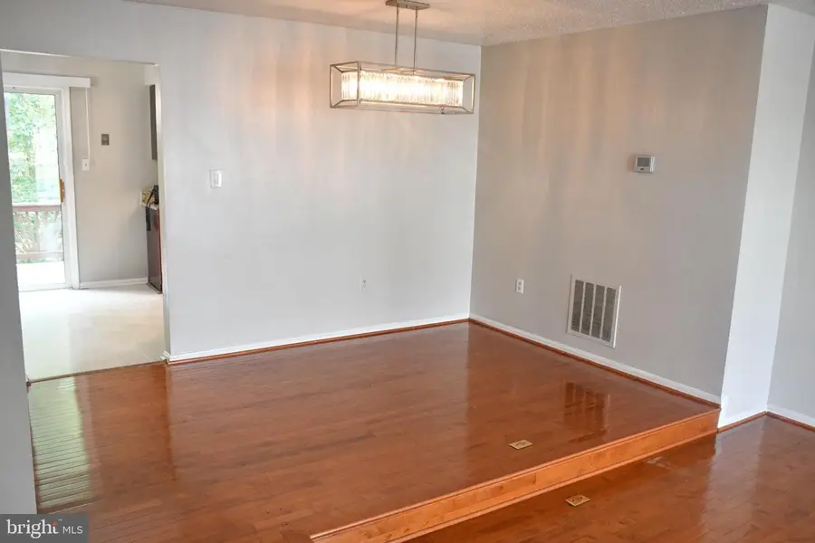 14618 Mcknew Rd, Burtonsville, MD 20866 - Image #3