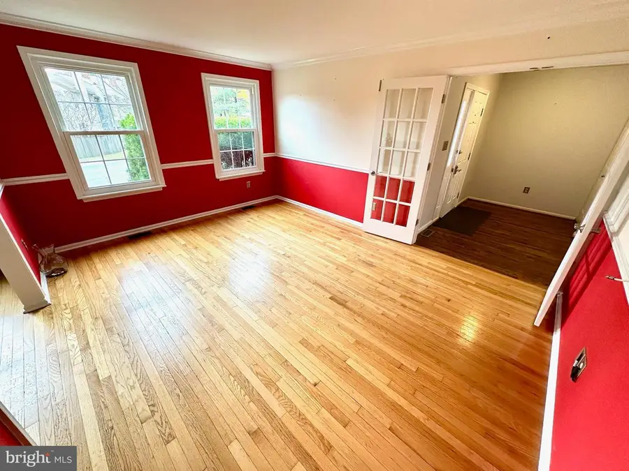 10715 Hunters Chase Ln, Damascus, MD 20872 - Image #2