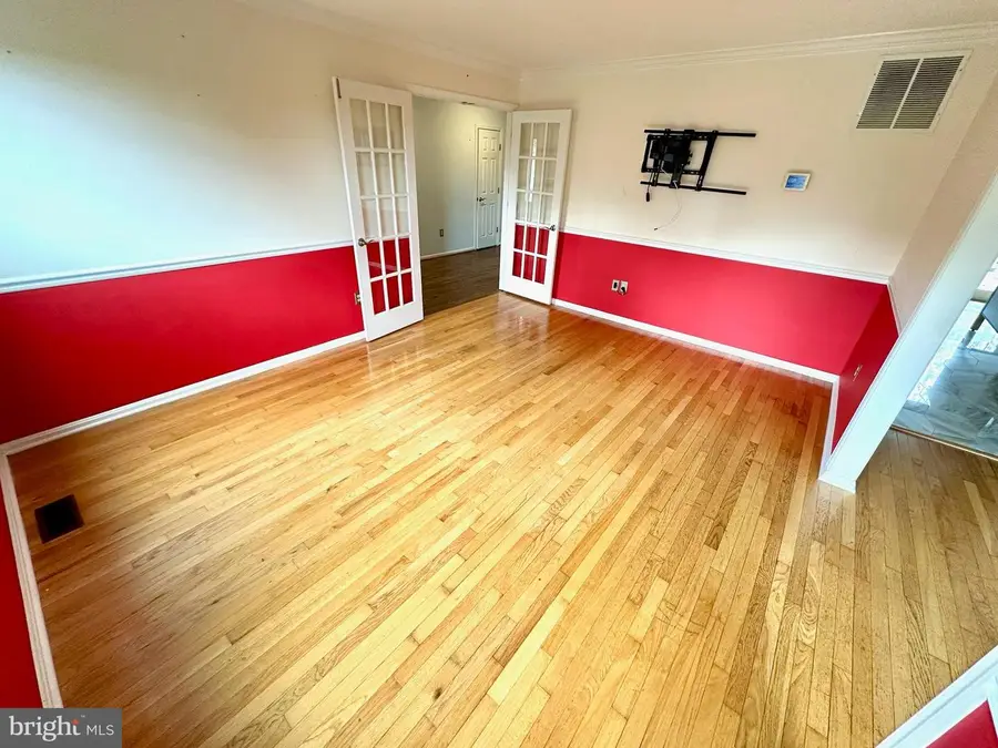 10715 Hunters Chase Ln, Damascus, MD 20872 - Image #3