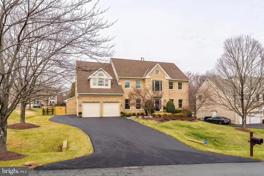 9327 Sprinklewood Ln, Potomac, MD 20854 - #2