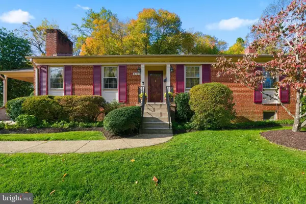 8200 Beech Tree Rd, BETHESDA, MD 20817