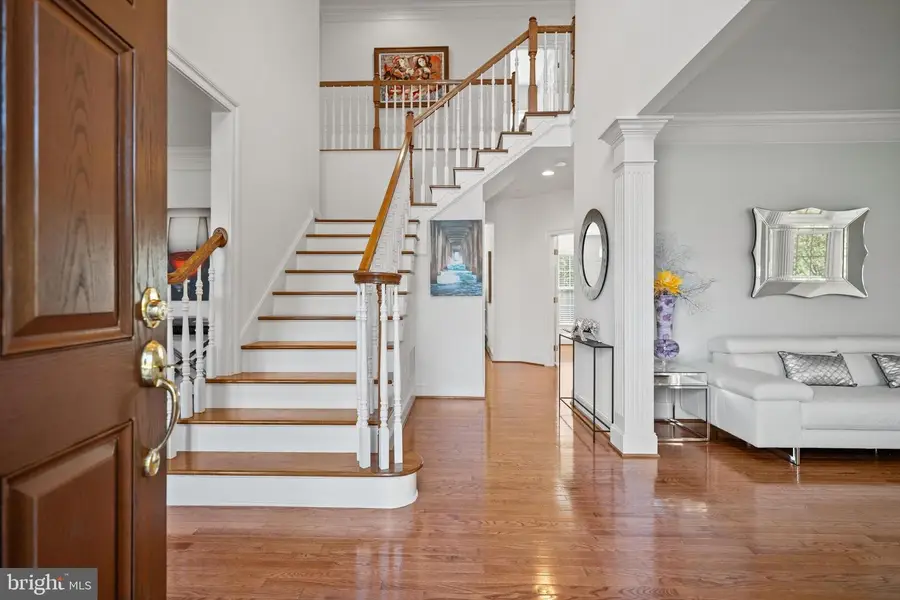 12321 Greenbriar Branch Dr, Potomac, MD 20854 - Image #2