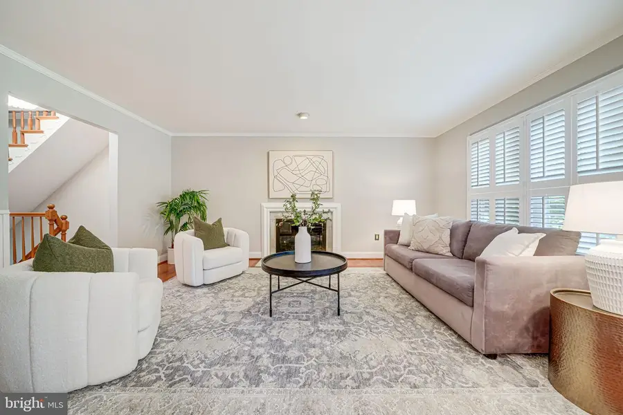 7242 Greentree Rd, Bethesda, MD 20817 - Image #2