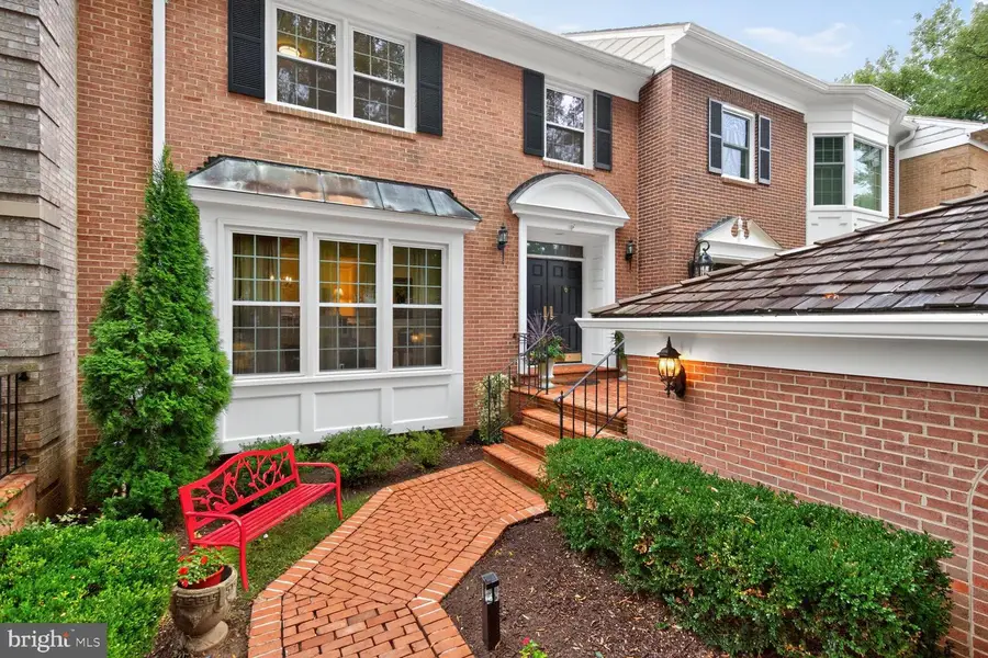 9412 Turnberry Dr, Potomac, MD 20854 - Image #3