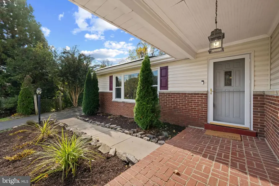 19724 Meredith Dr, Rockville, MD 20855 - Image #2