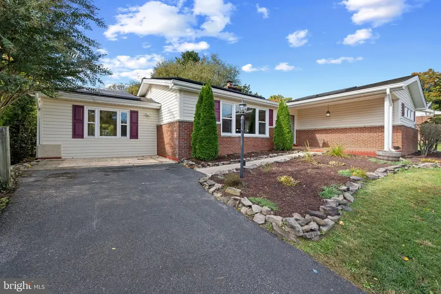 19724 Meredith Dr, Rockville, MD 20855 - Image #3