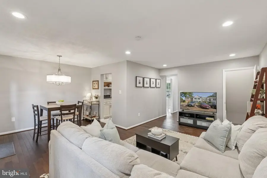 7 Cornerwood Ct, Gaithersburg, MD 20878 - #3
