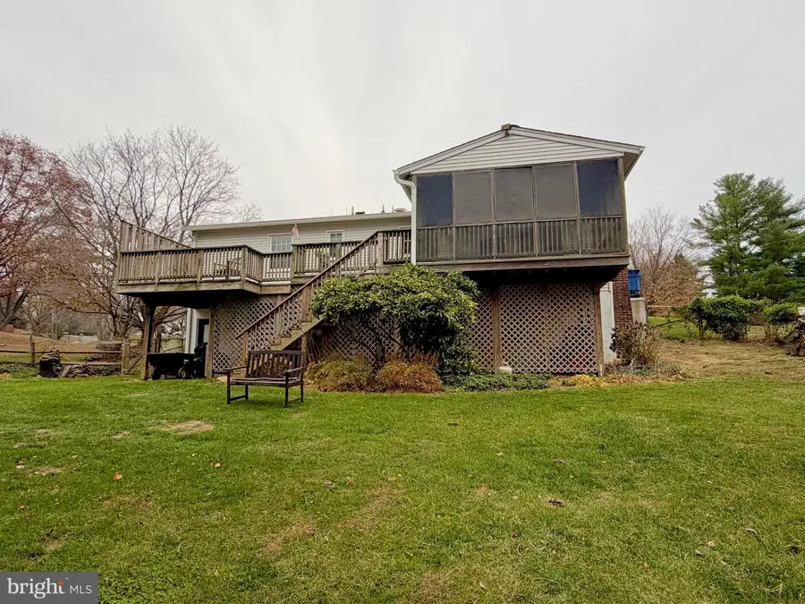 12301 Dancrest Dr, Clarksburg, MD 20871 - Image #2