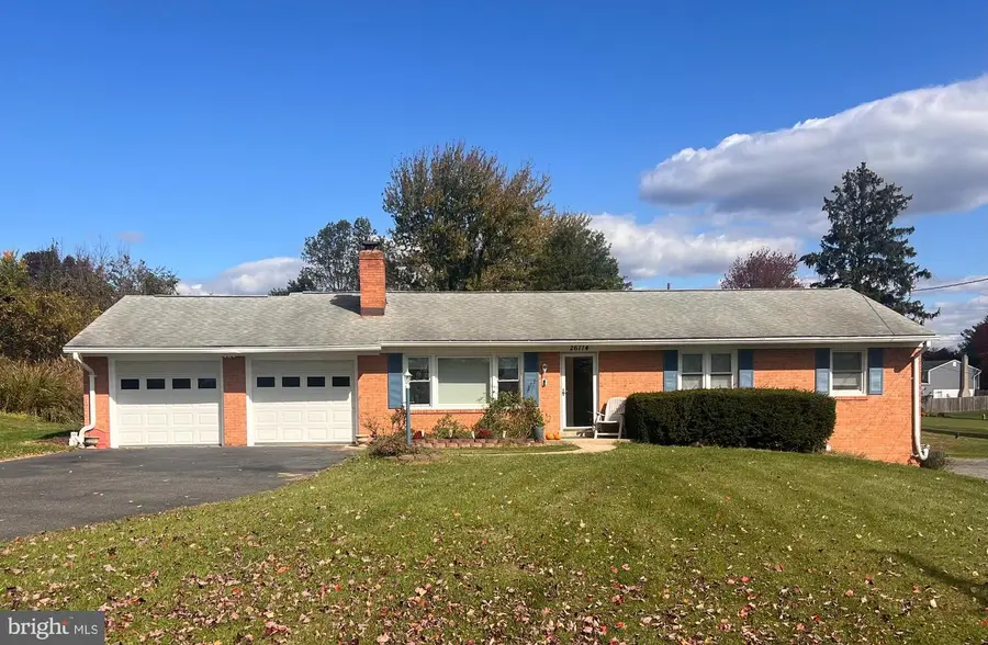 26714 Howard Chapel Dr, Damascus, MD 20872 - Image #2