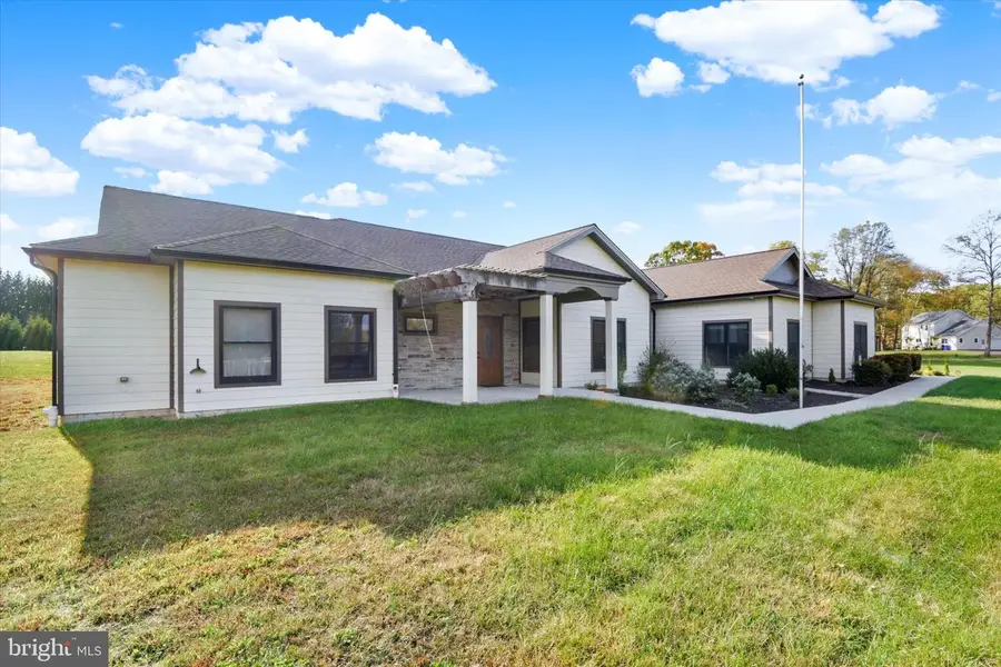 8368 Hawkins Creamery Rd, Gaithersburg, MD 20882 - Image #2