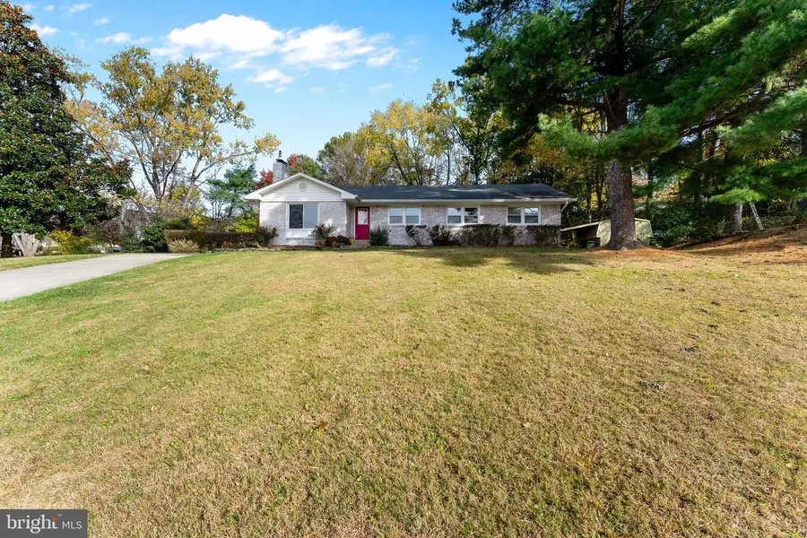 9 Plummer Ct, Germantown, MD 20876 - Image #2