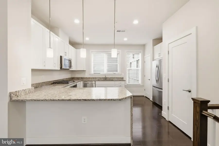 8033 Tribeca St, Rockville, MD 20855 - #3