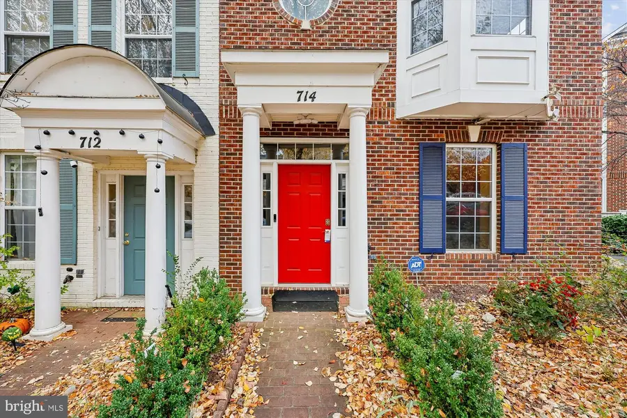 714 Crooked Creek Dr, Rockville, MD 20850 - Image #2