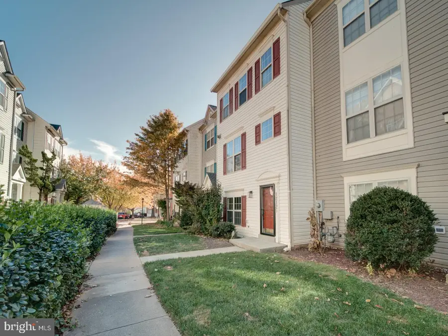 12125 Amber Ridge Cir, Germantown, MD 20876 - Image #3