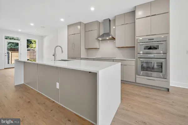 5348 Zenith Olook, BETHESDA, MD 20816