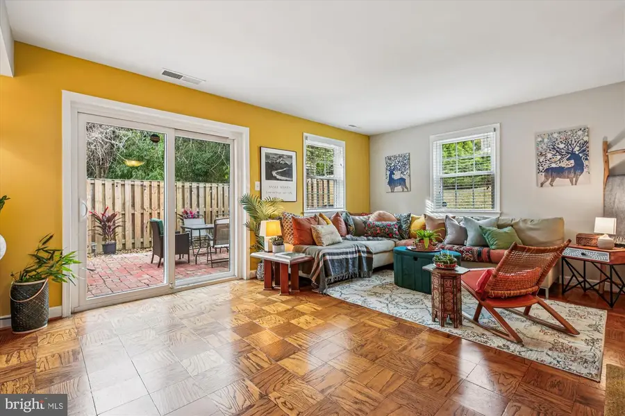 692 Azalea Dr #6-692, Rockville, MD 20850 - Image #2