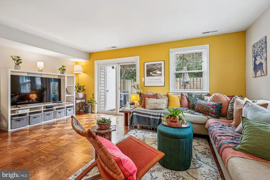 692 Azalea Dr #6-692, Rockville, MD 20850 - Image #3