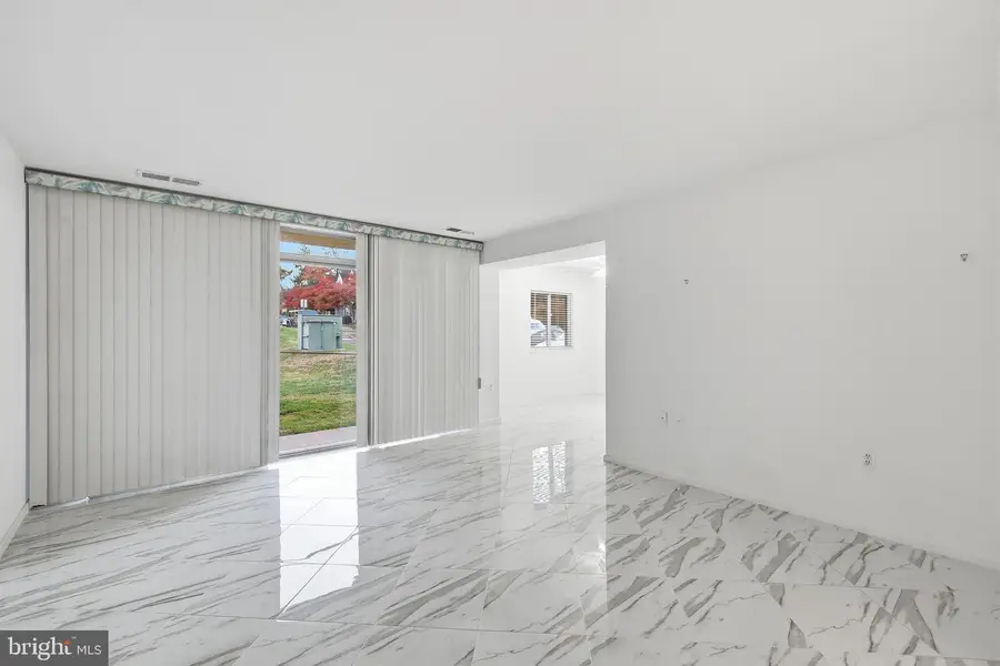 18701 Walkers Choice Rd #18701, Gaithersburg, MD 20886 - Image #2