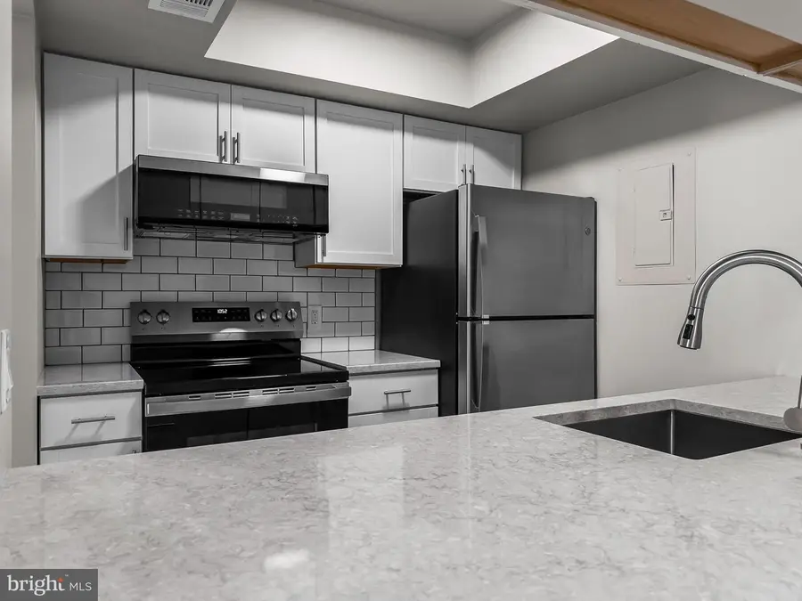 18304 Streamside Dr #301, Gaithersburg, MD 20879 - Image #3