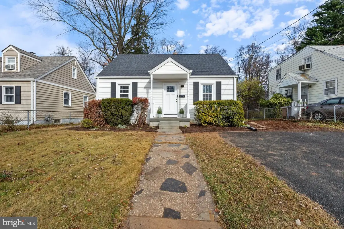 527 Beall Ave, Rockville, MD 20850 - Image #1