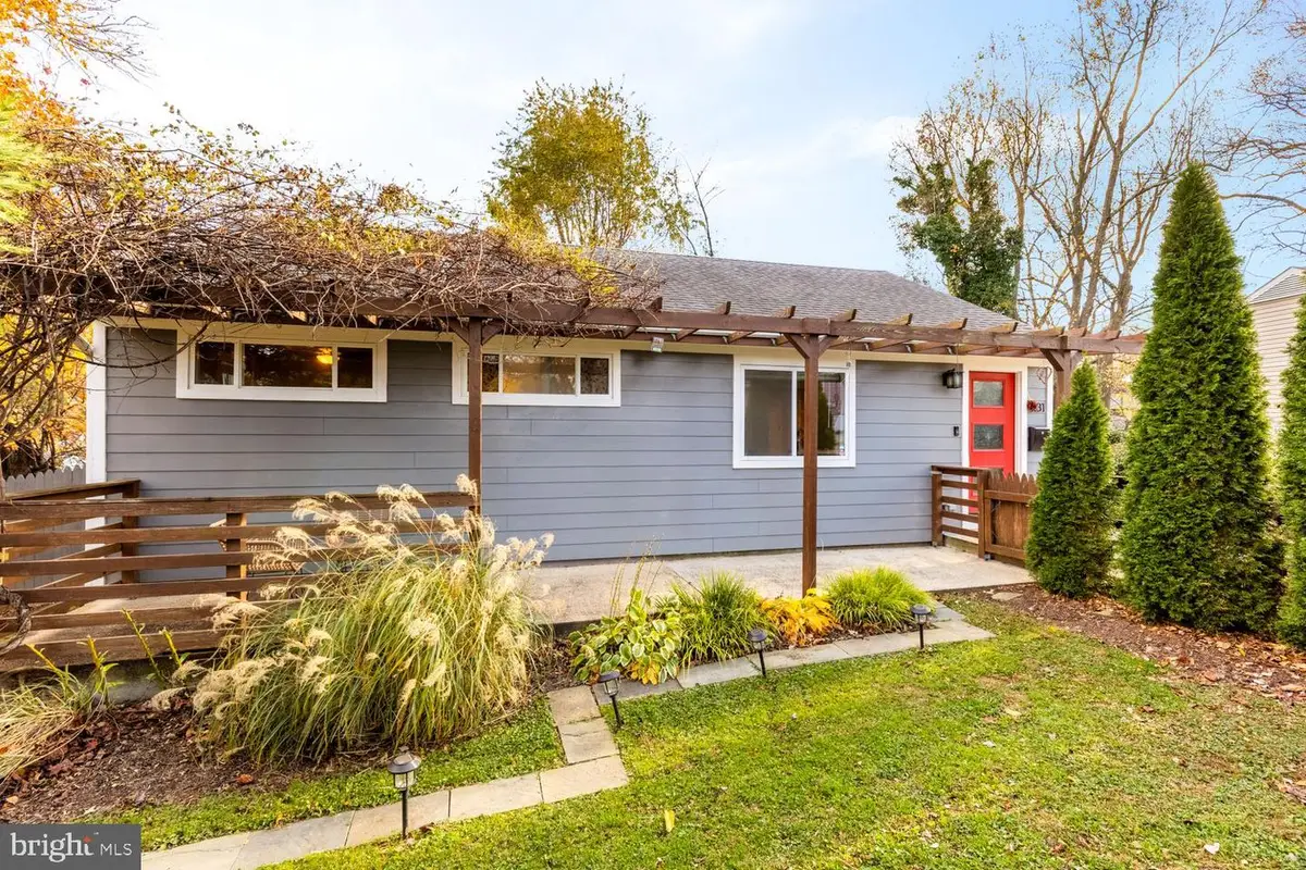 1131 Parrish Dr, Rockville, MD 20851 - Image #1