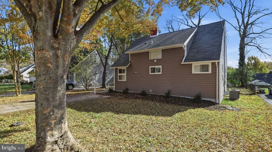 5724 Denfield Rd, Rockville, MD 20851 - Image #2