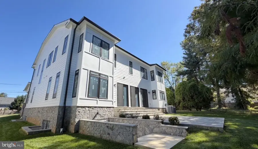 7604 Hemlock St, Bethesda, MD 20817 - Image #2