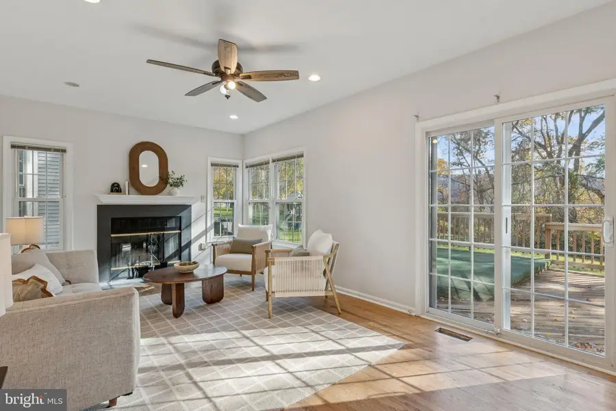 18807 Lindenhouse Rd, Gaithersburg, MD 20879 - Image #2