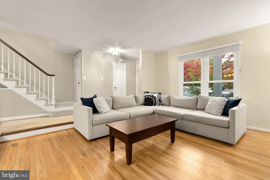 12204 Tildenwood Dr, Rockville, MD 20852 - Image #3