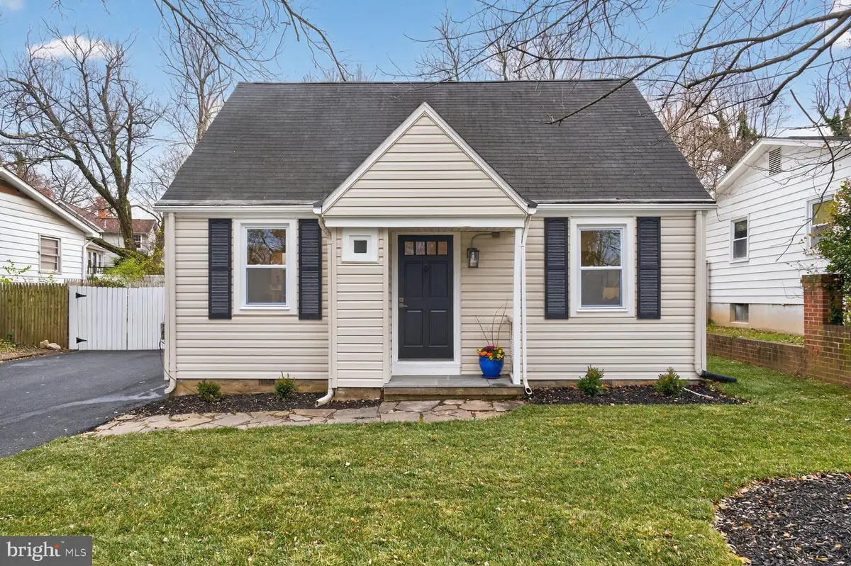 10238 Capitol View Ave, Silver Spring, MD 20910 - Image #1