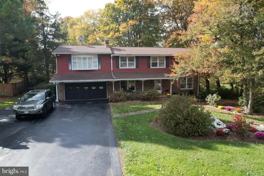 16520 Grande Vista Dr, Rockville, MD 20855 - Image #2