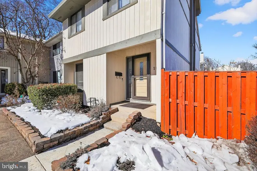 18515 Eagles Roost Dr, Germantown, MD 20874 - Image #2