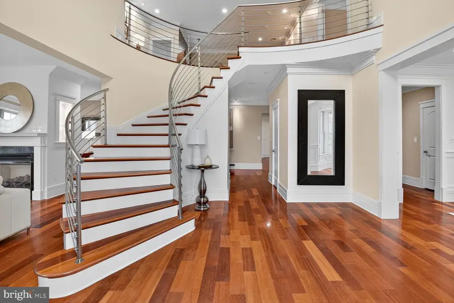 9715 Singleton Dr, Bethesda, MD 20817 - Image #3