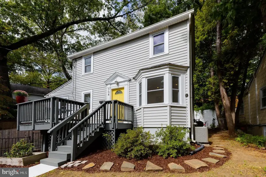 704 Maplewood Ave, Takoma Park, MD 20912 - Image #2